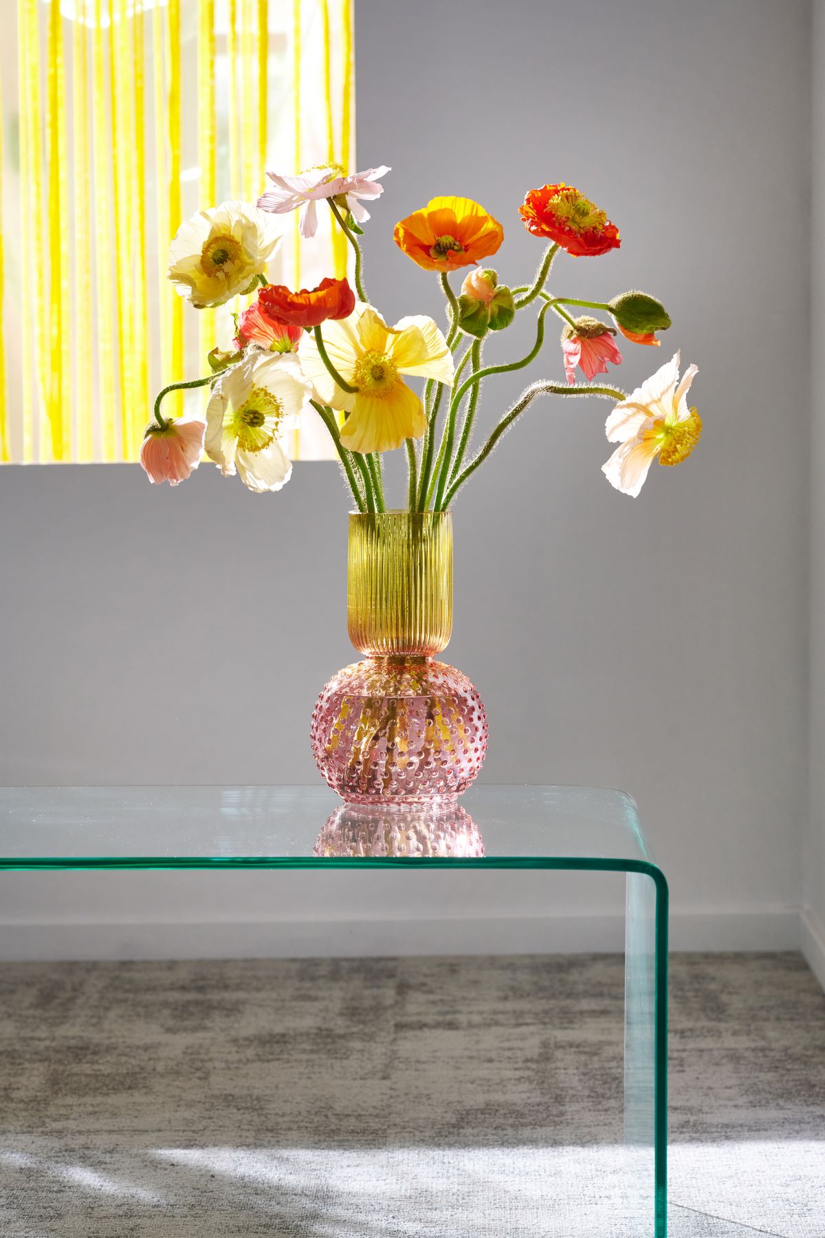 Radiant energy poppy vase - Westflor flower wholesale