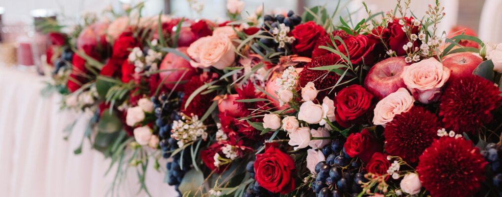 Autumn and Winter Wedding trend suggestions. Westflor flower wholesaler & rio roses