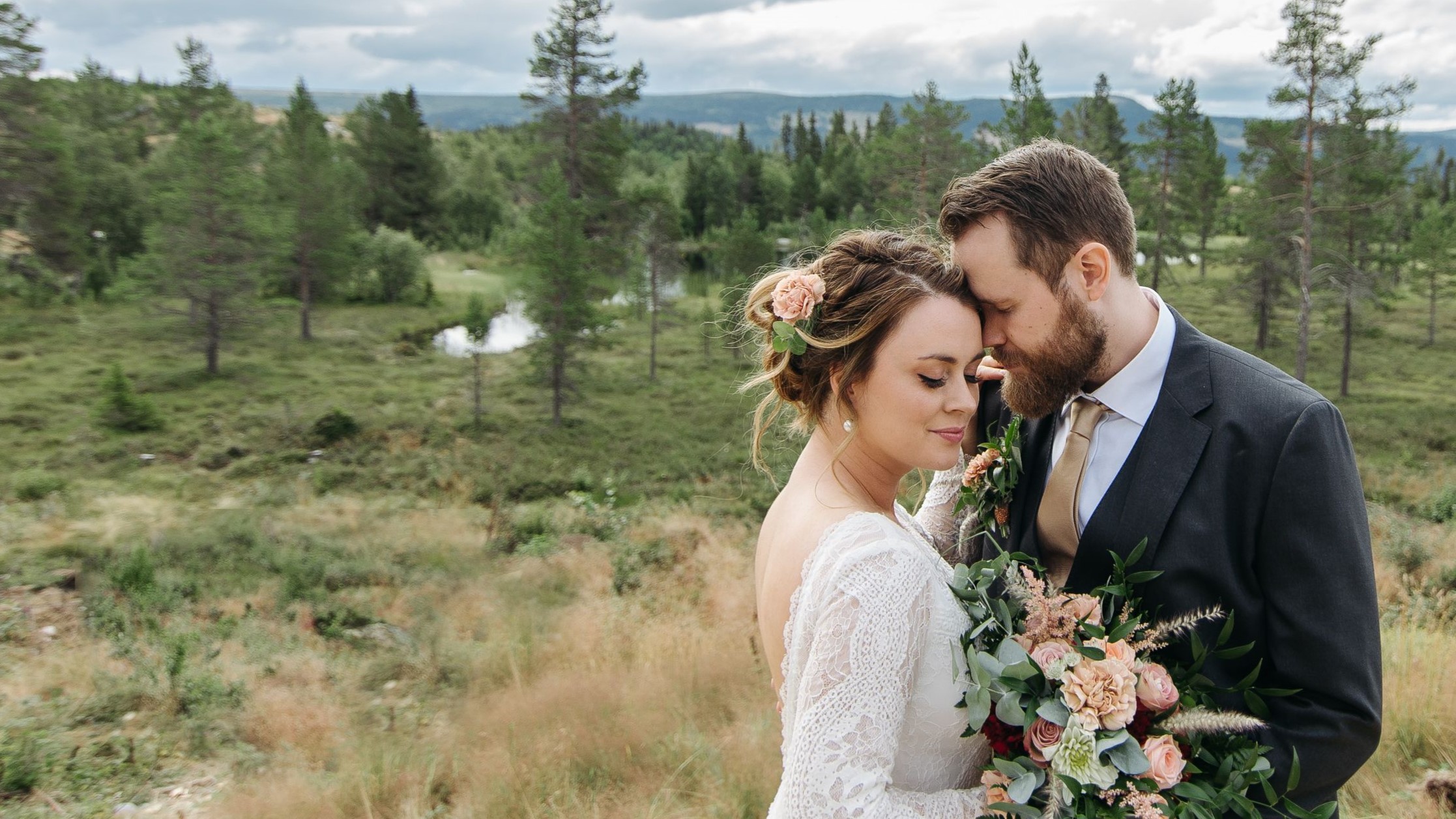 Wedding Anniversary Year guide – Materials, Flowers & Meanings